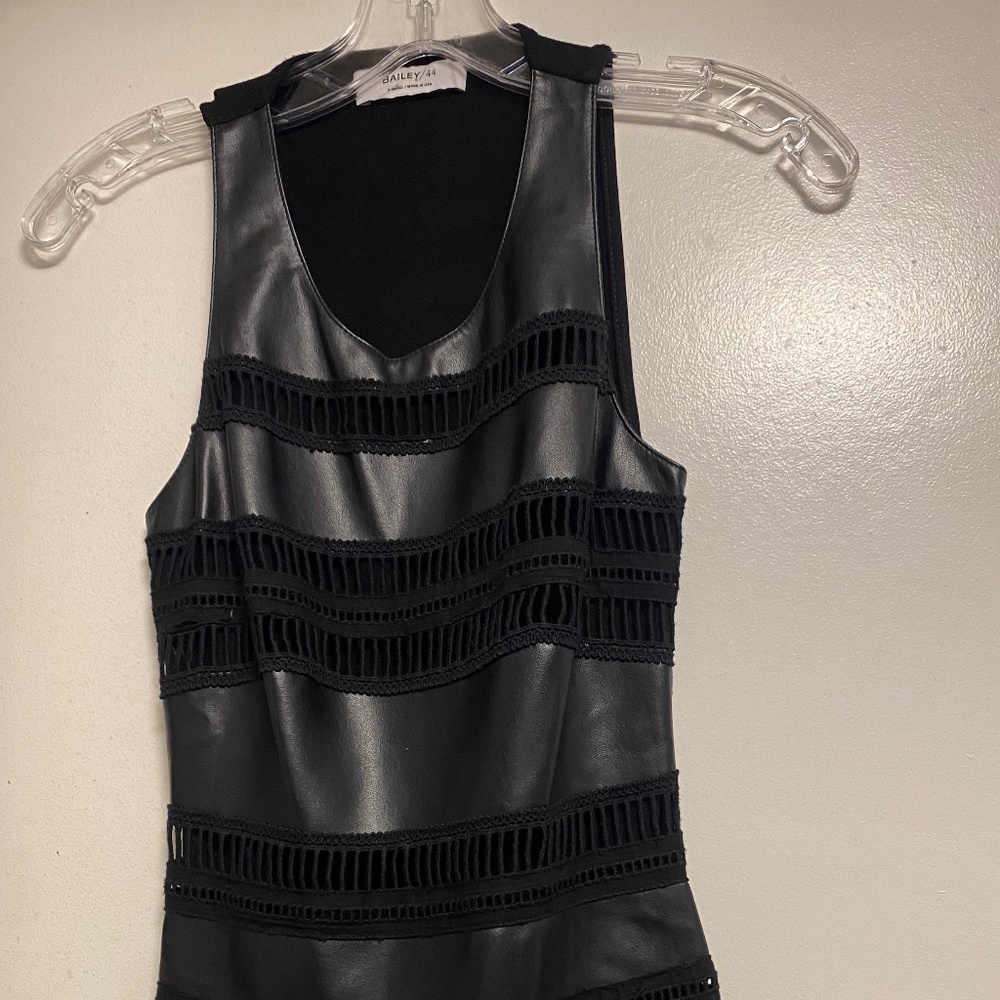 BAILEY 44 black top with leather banding, size XS
